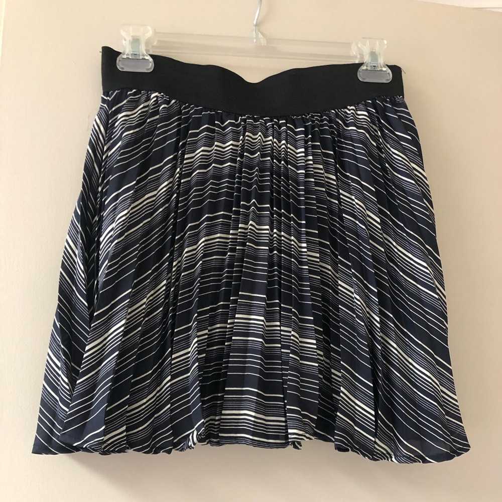 Romeo & Juliet pleated skirt Dark navy and cream with elastic waistband